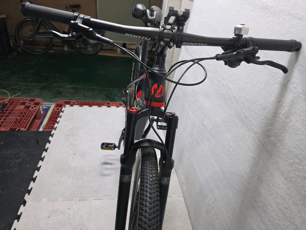 사바 폴카본 MTB 자전거 블랙/레드 27. 5인치 입니다 이미지