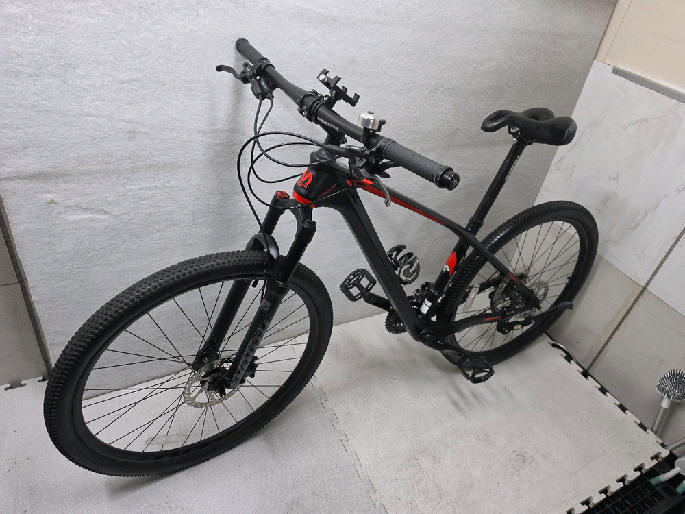 사바 폴카본 MTB 자전거 블랙/레드 27. 5인치 입니다 이미지