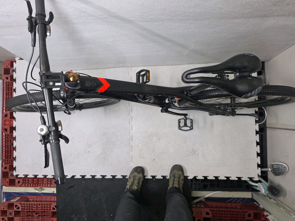 사바 폴카본 MTB 자전거 블랙/레드 27. 5인치 입니다 이미지