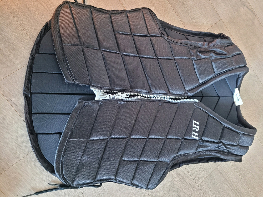 승마필수용품세트(헬멧, 승마바지, 안전조끼,부츠, 장갑, 가방) 이미지