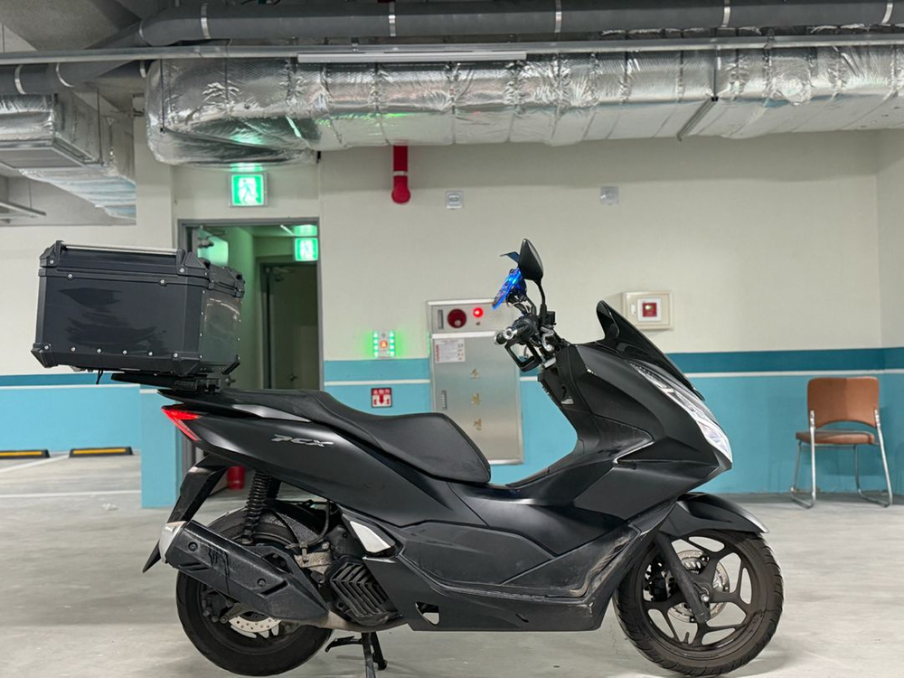 혼다 pcx125 abs 24년식 배달대행풀셋팅 250만원 판매합니다.(nmax,uhr,크루심) 이미지