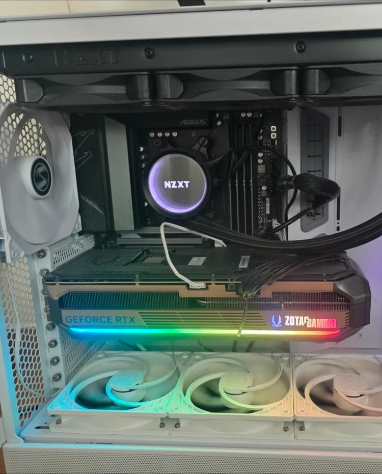 고사양 컴퓨터 PC 본체 팝니다. 급처분 이미지