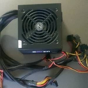 잘만 LE II 700W 파워서플라이 이미지
