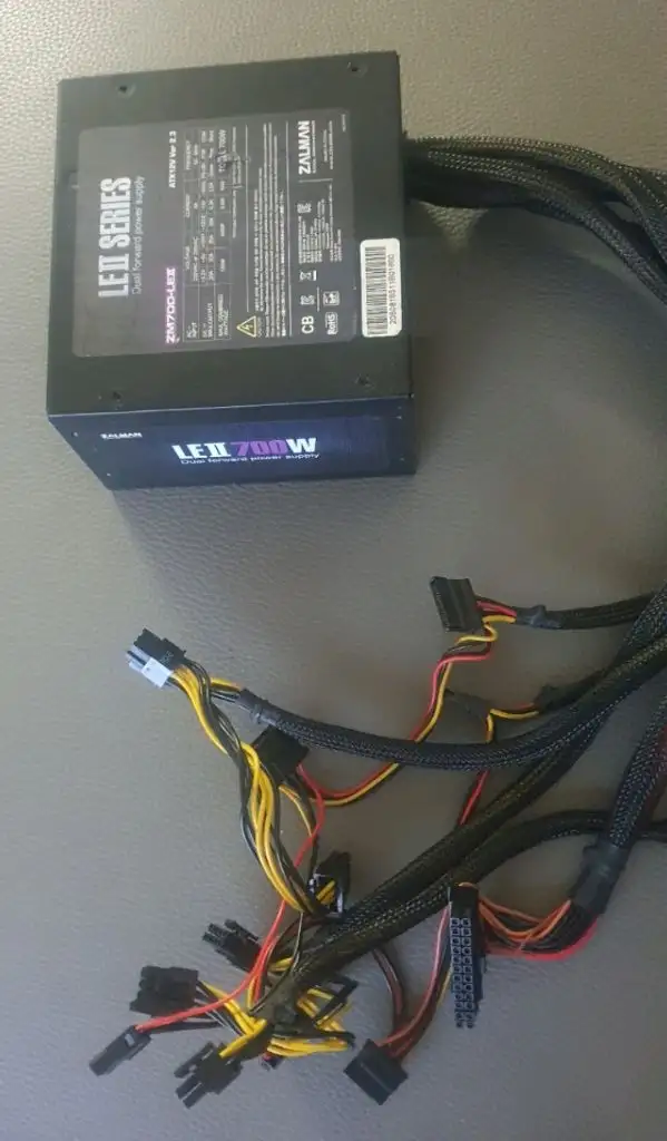 잘만 LE II 700W 파워서플라이 이미지