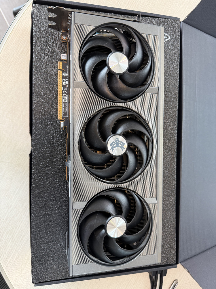 사파이어 RX 9070XT 니트로+ 이미지