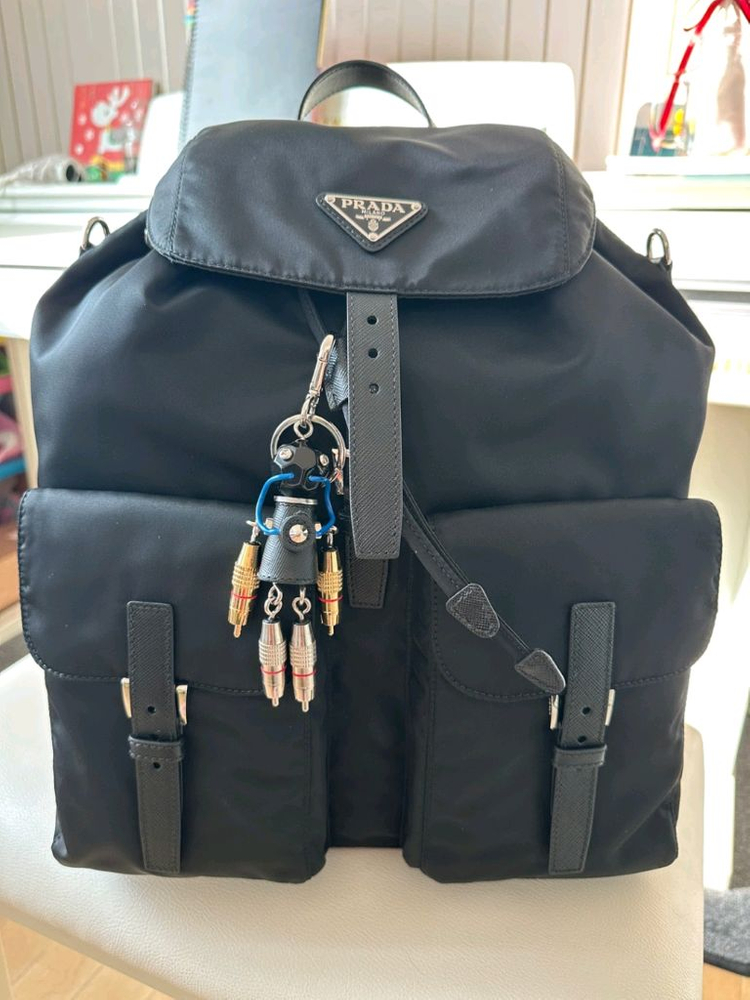 프라다 리나일론 백팩 이미지
