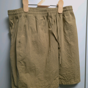 베이지 반바지 이미지