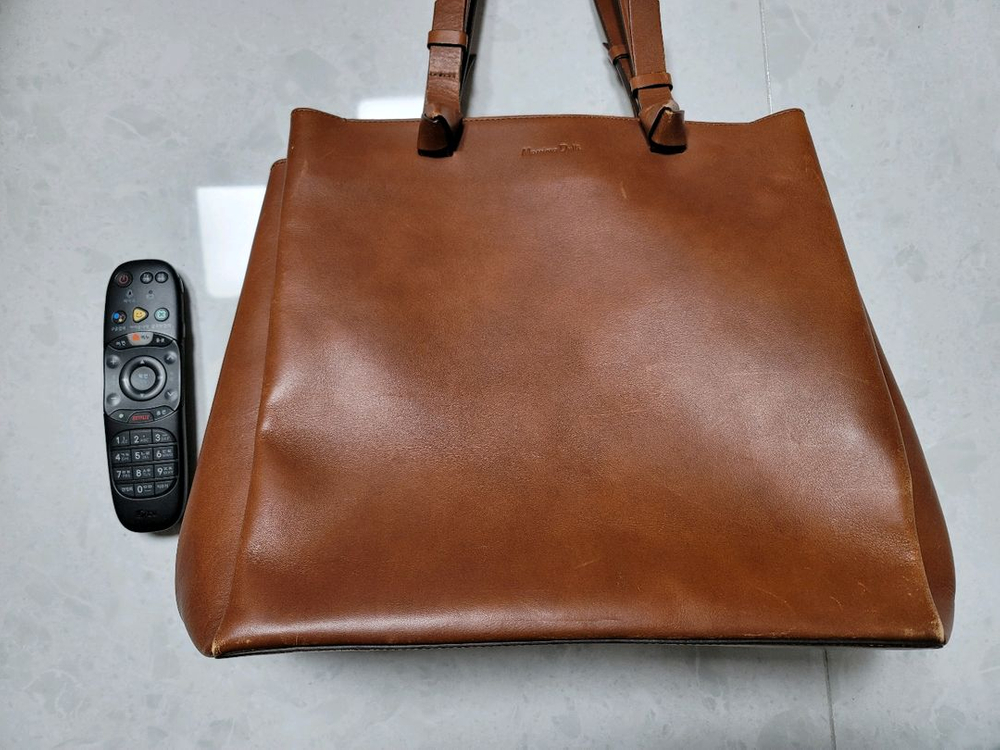 마시모두띠 브라운 통가죽 토트백 상태굿탄탄한 가죽의 숄더백 이미지