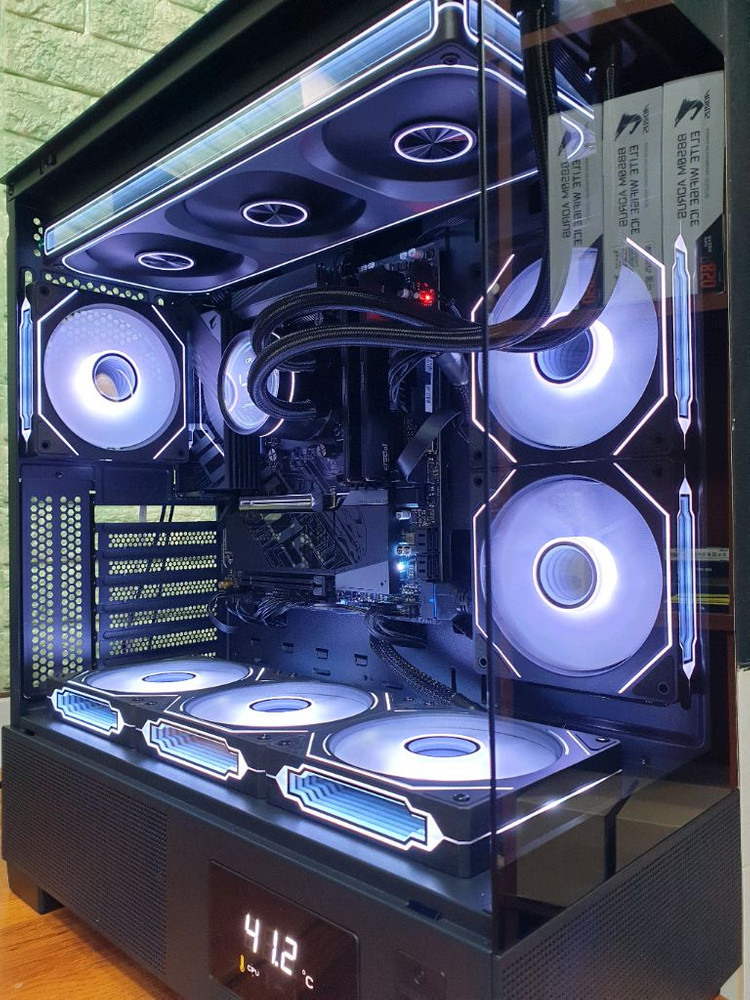 반본체 ) 9800X3D 미사용 게이밍 컴퓨터 pc 이미지