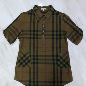 [여성용] 버버리 브릿 반팔 반집업 셔츠 L 사이즈 에피그램 코오롱스포츠 k2 아미 꼼데가르송 사이즈 가니 이미지