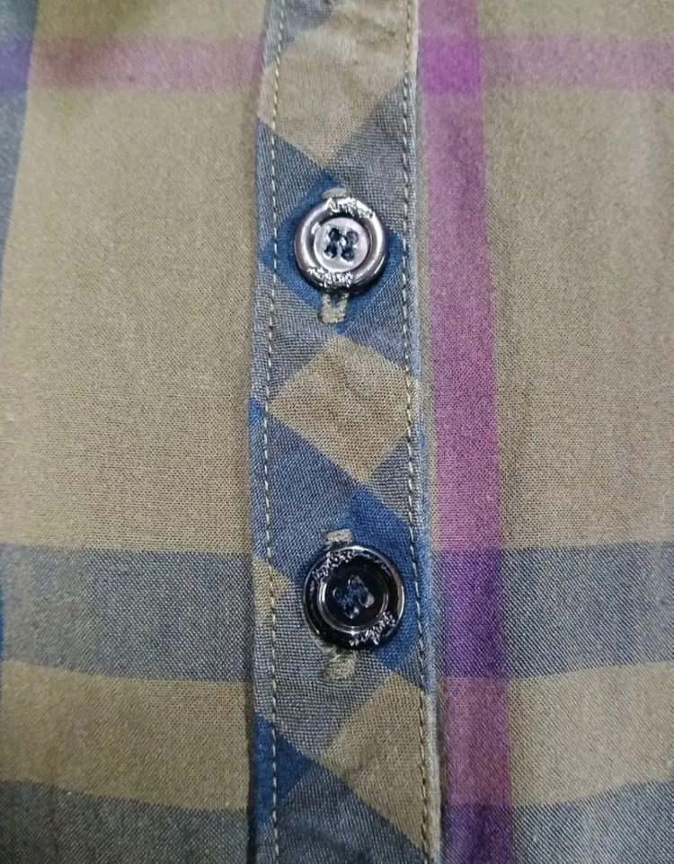 [여성용] 버버리 브릿 반팔 반집업 셔츠 L 사이즈 에피그램 코오롱스포츠 k2 아미 꼼데가르송 사이즈 가니 이미지