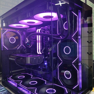 미사용 ) 9800X3D & RTX5060TI 화이트 & 블랙 컴퓨터 이미지
