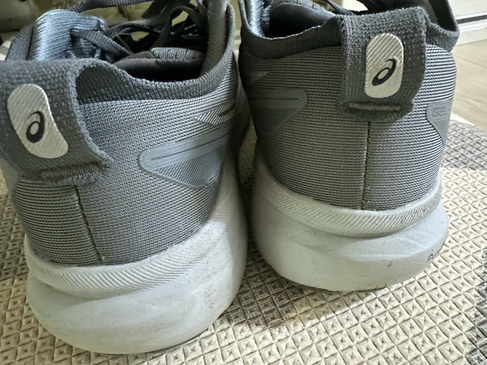 아식스 젤 카야노 31 250사이즈 그레이 이미지