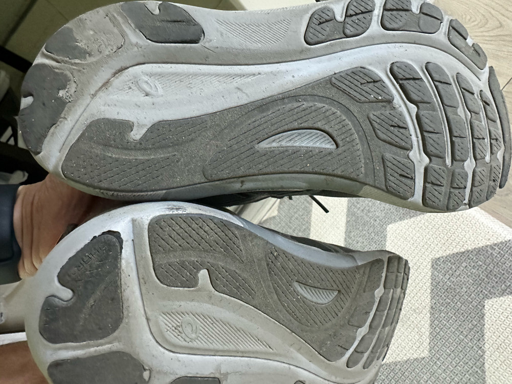 아식스 젤 카야노 31 250사이즈 그레이 이미지