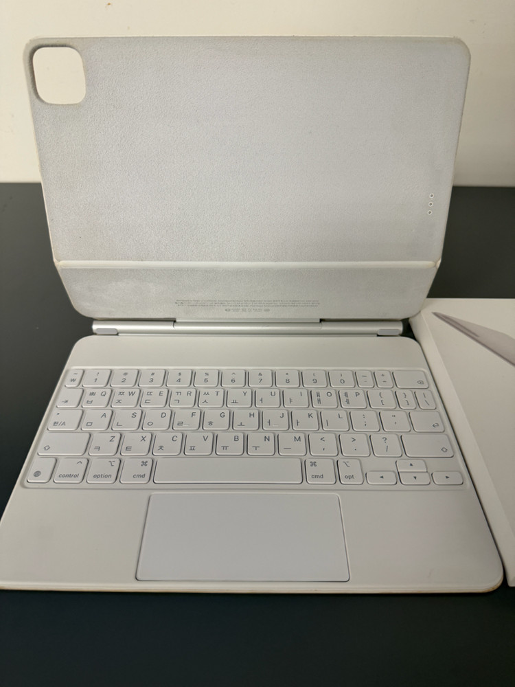 아이패드 프로 11인치 4세대 M2, 매직키보드, 애플펜슬 판매 이미지