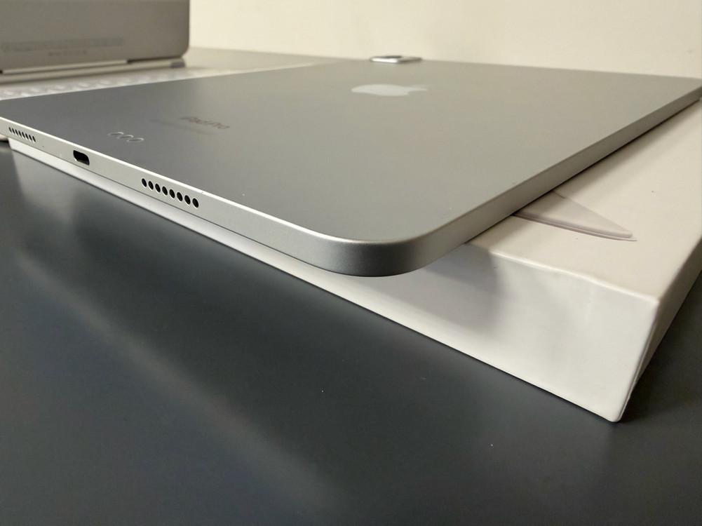 아이패드 프로 11인치 4세대 M2, 매직키보드, 애플펜슬 판매 이미지