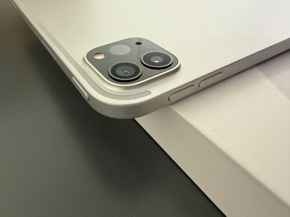 아이패드 프로 11인치 4세대 M2, 매직키보드, 애플펜슬 판매 이미지