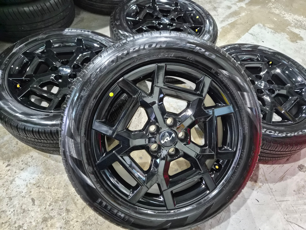 카니발ka4 그래비티 19인치 순정 휠타이어 판매합니다 이미지