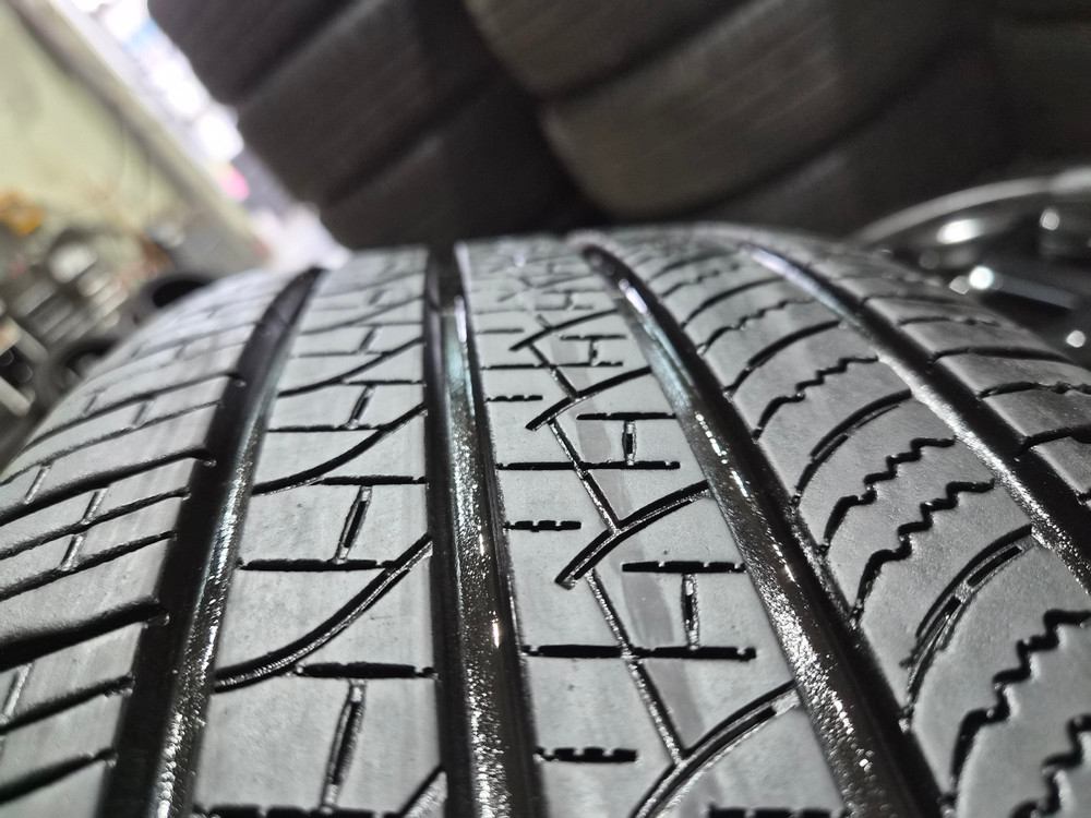 카니발ka4 그래비티 19인치 순정 휠타이어 판매합니다 이미지