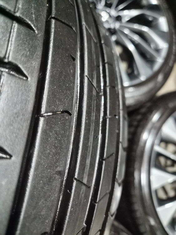 k8 다크스퍼터링 19인치 순정 휠타이어 판매합니다 이미지