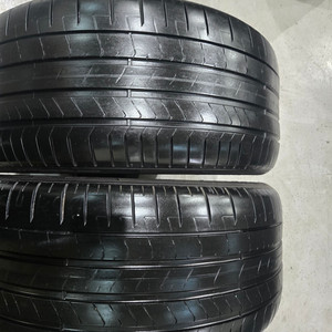 285 35 21 피렐리 피제로 중고타이어 2본 판매합니다 이미지