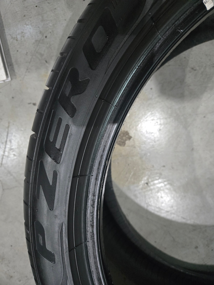 285 35 21 피렐리 피제로 중고타이어 2본 판매합니다 이미지