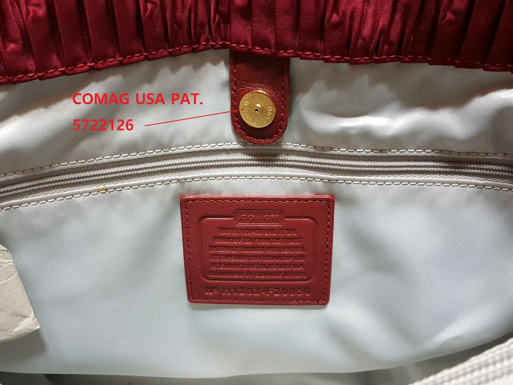 1착)코치 20050 애슐리 개더 새틴 캐리올 토트 숄더백 이미지