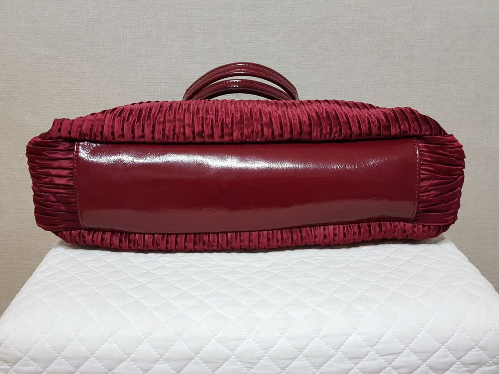 1착)코치 20050 애슐리 개더 새틴 캐리올 토트 숄더백 이미지