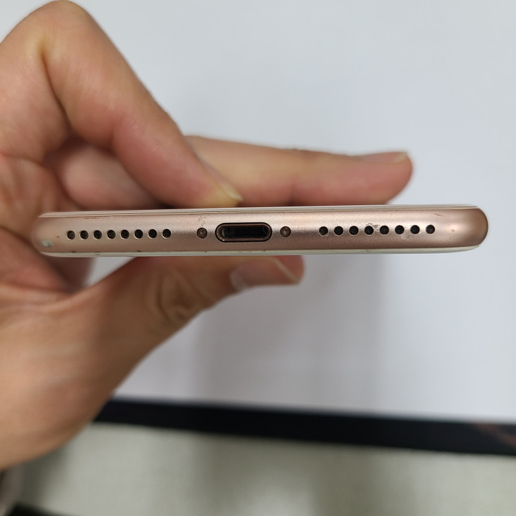 아이폰 8플러스 로즈골드 64G 인스타 버전 14.3 배터리100% 213120 이미지