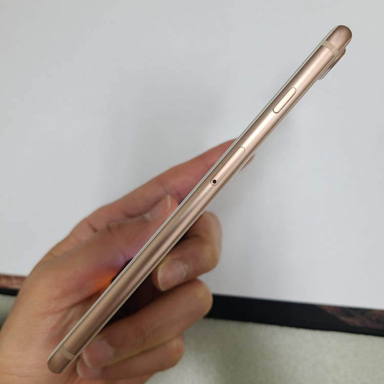 아이폰 8플러스 로즈골드 64G 인스타 버전 14.3 배터리100% 213120 이미지