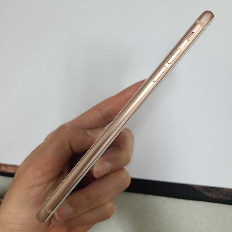 아이폰 8플러스 로즈골드 64G 인스타 버전 14.3 배터리100% 213120 이미지