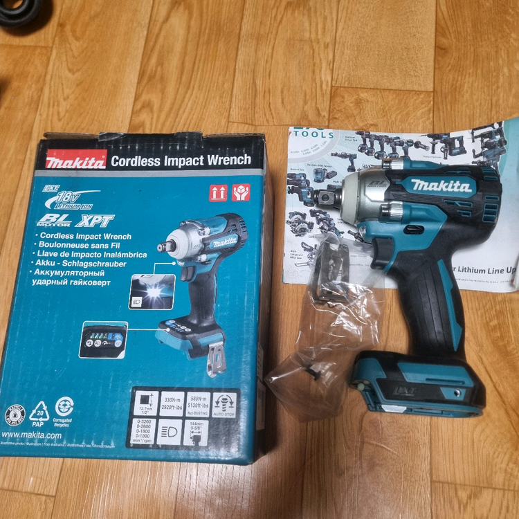 마끼다 18v 충전 미드토크렌치 DTW300 실사용은 안함 이미지