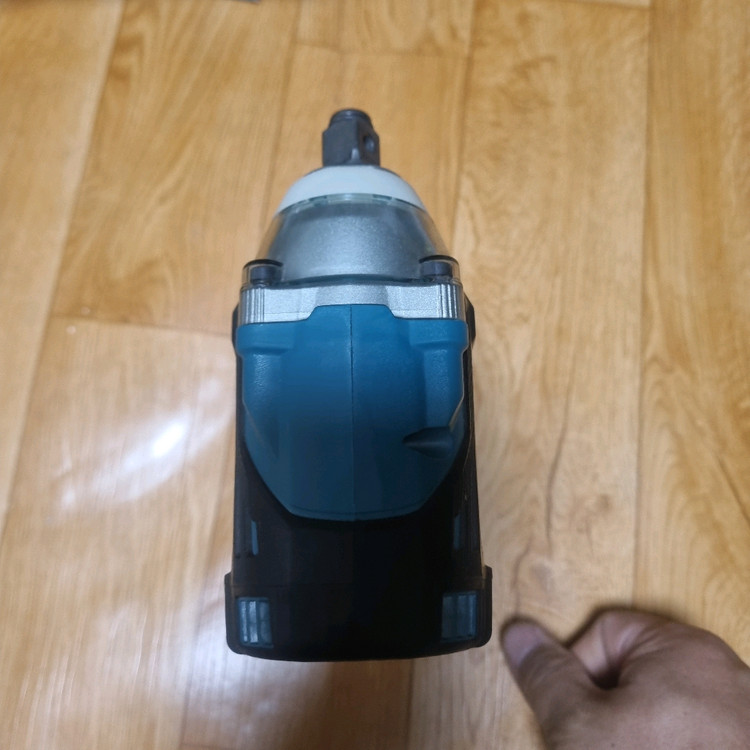 마끼다 18v 충전 미드토크렌치 DTW300 실사용은 안함 이미지