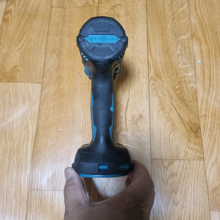 마끼다 18v 충전 미드토크렌치 DTW300 실사용은 안함 이미지