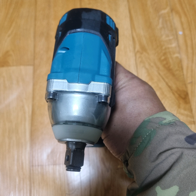 마끼다 18v 충전 미드토크렌치 DTW300 실사용은 안함 이미지