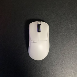펄사 Xlite v4 미디움 무선 마우스 (화이트) 이미지