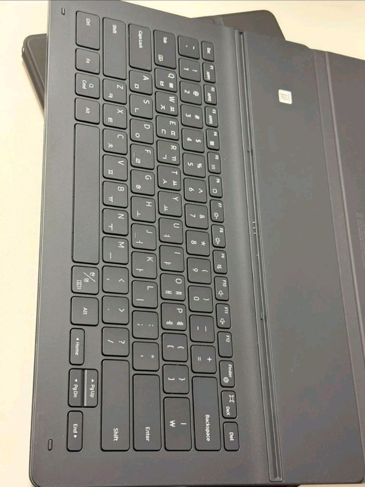 갤럭시탭 S9 울트라 wifi 512GB(+삼성 북커버 키보드케이스) 이미지