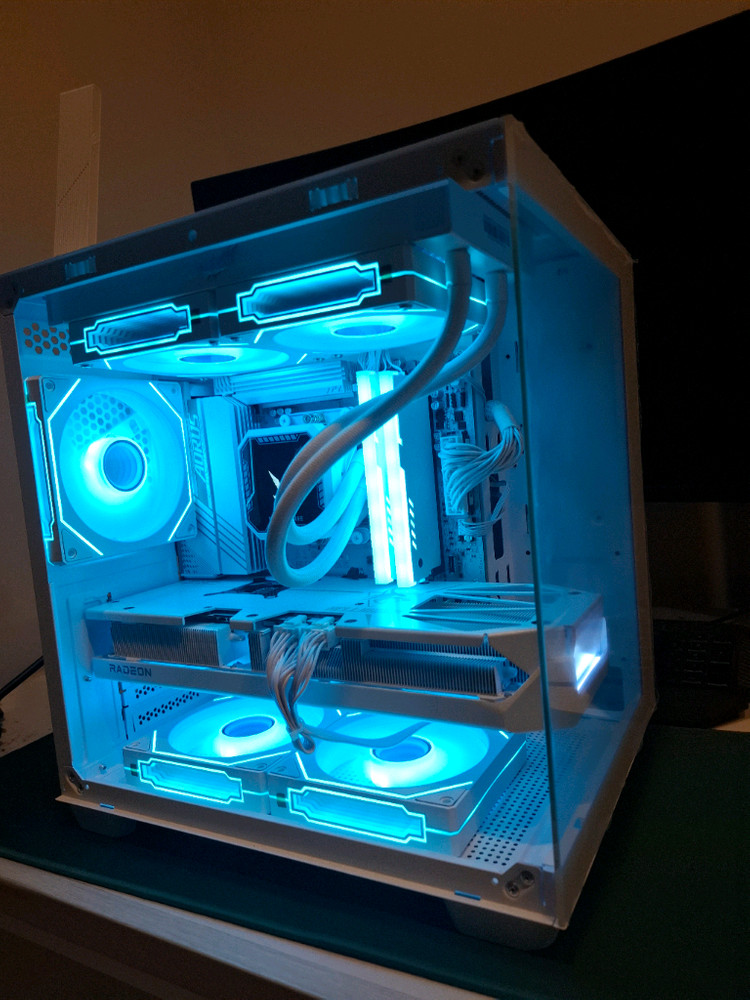 7950X3D ,삼성 64g , 9070xt 작업 방송 게임화이트PC 본체 이미지