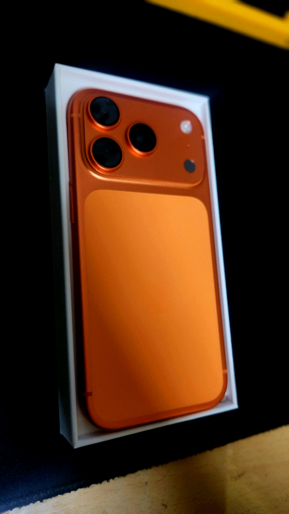 아이폰 17프로 오렌지 256GB 자급제 판매 이미지