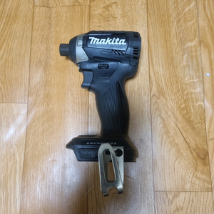 마끼다 18V 임팩 블랙 모델 DTD154 이미지