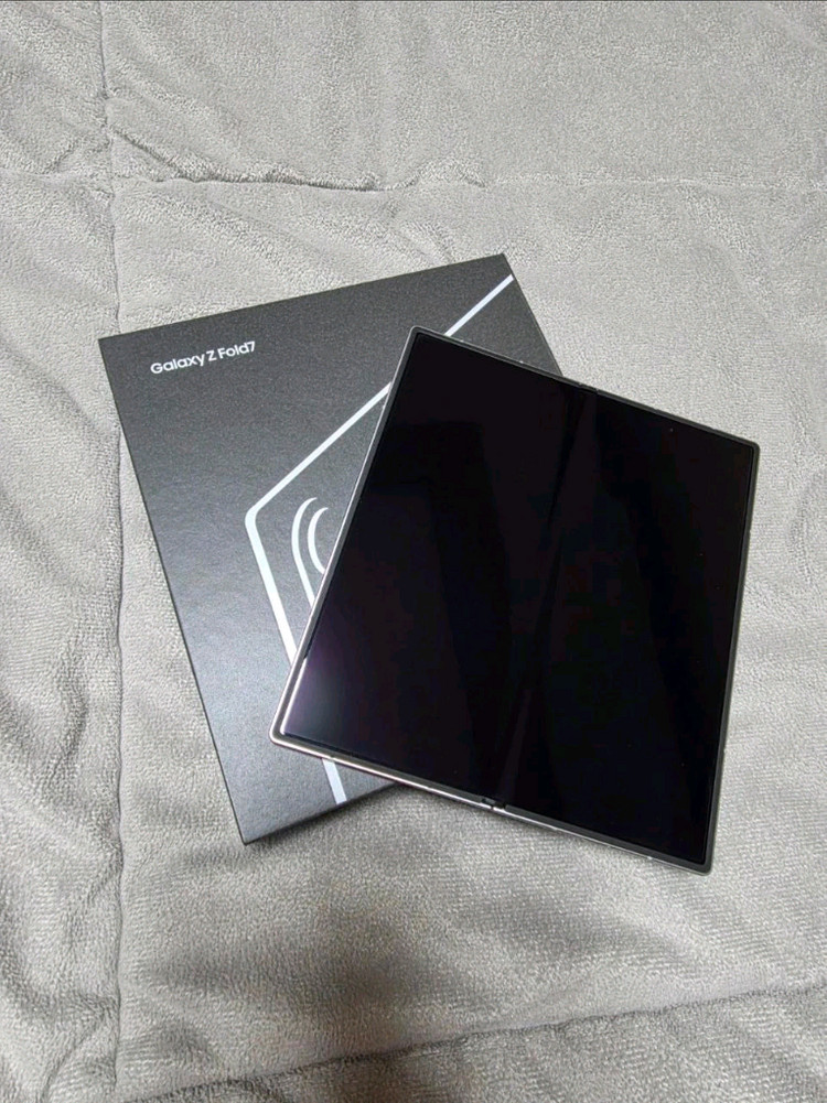 삼성갤럭시 Z폴드7 512GB 최상급 판매해요 이미지
