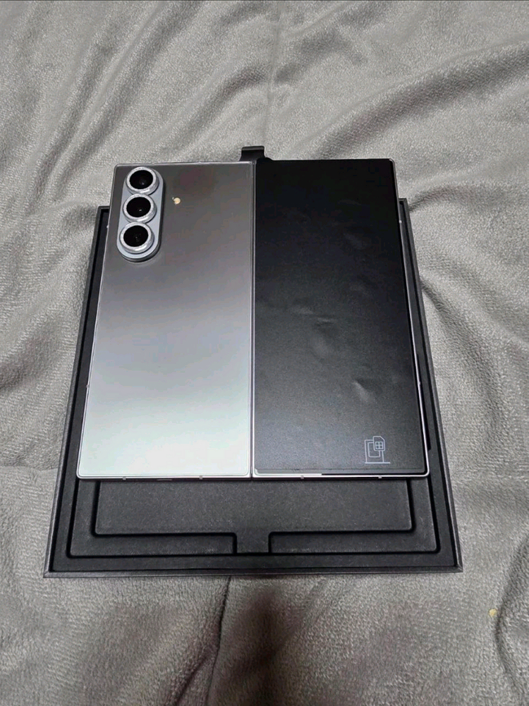 삼성갤럭시 Z폴드7 512GB 최상급 판매해요 이미지
