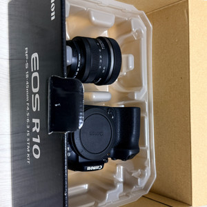 미러리스 카메라 캐논 EOS R10