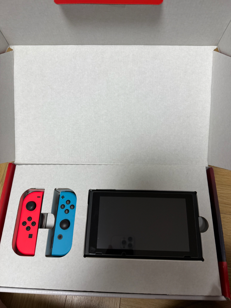 휴대용 게임기 본체 + 게임 4종 세트 이미지