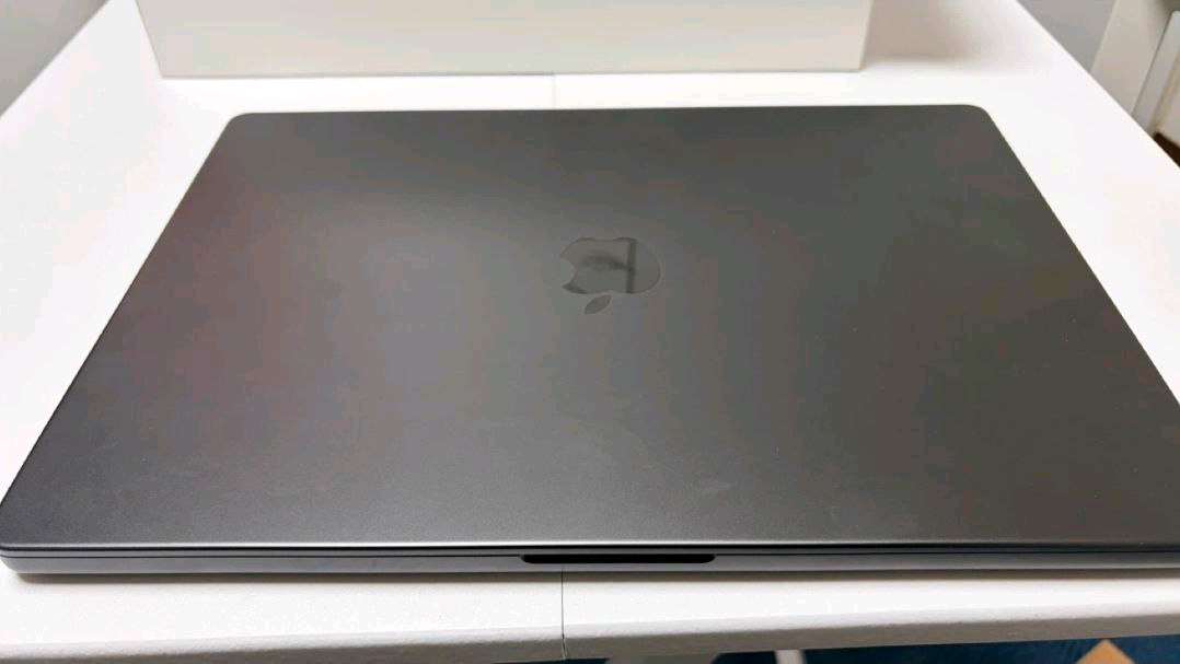 맥북 프로 16인치 m3 스페이스 그레이 이미지