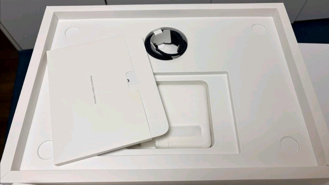 맥북 프로 16인치 m3 스페이스 그레이 이미지