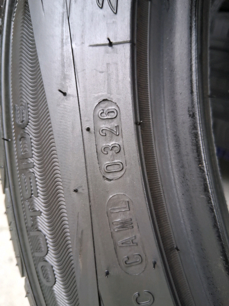 오페라25~26년95%급245 45 19/2454519중고타이어 양주동두천의정부싼타이어 이미지