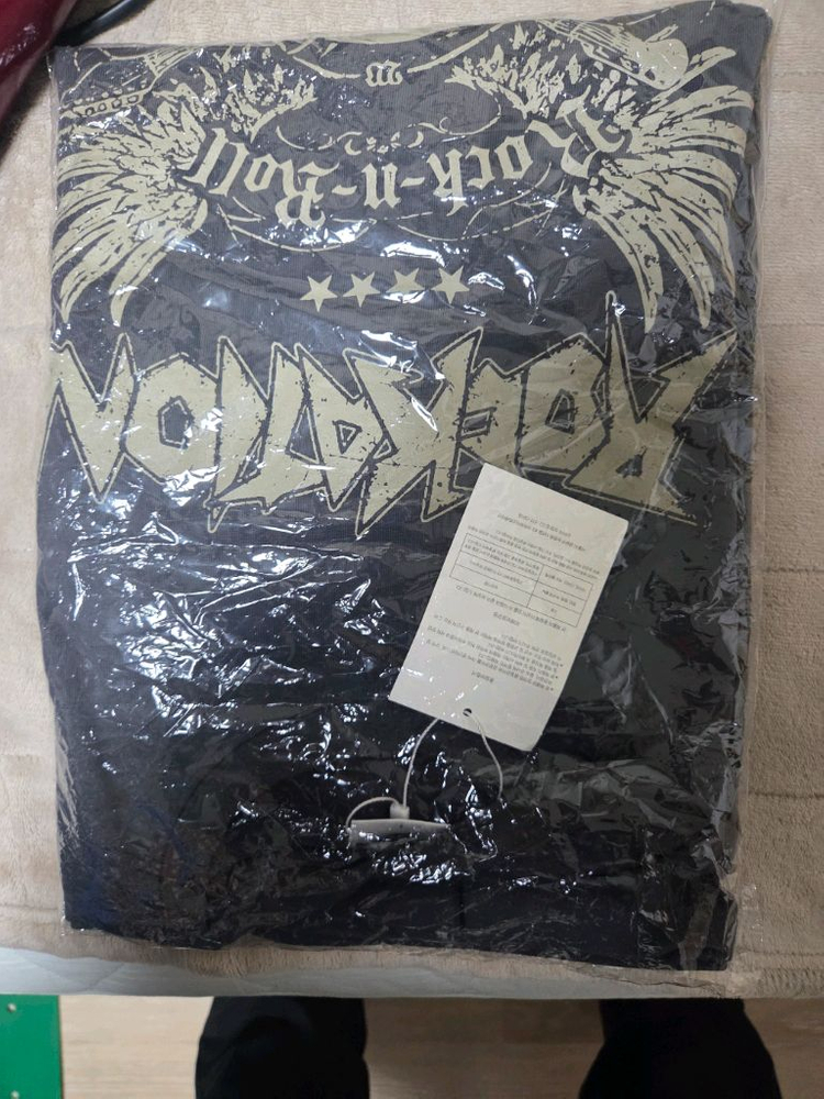 QWER WORLD TOUR Rockation 후드 이미지