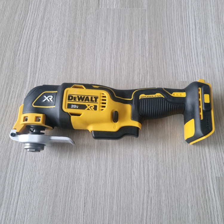 디월트 20V 멀티커터 DCS355N(새제품) 이미지