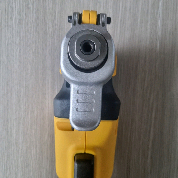 디월트 20V 멀티커터 DCS355N(새제품) 이미지